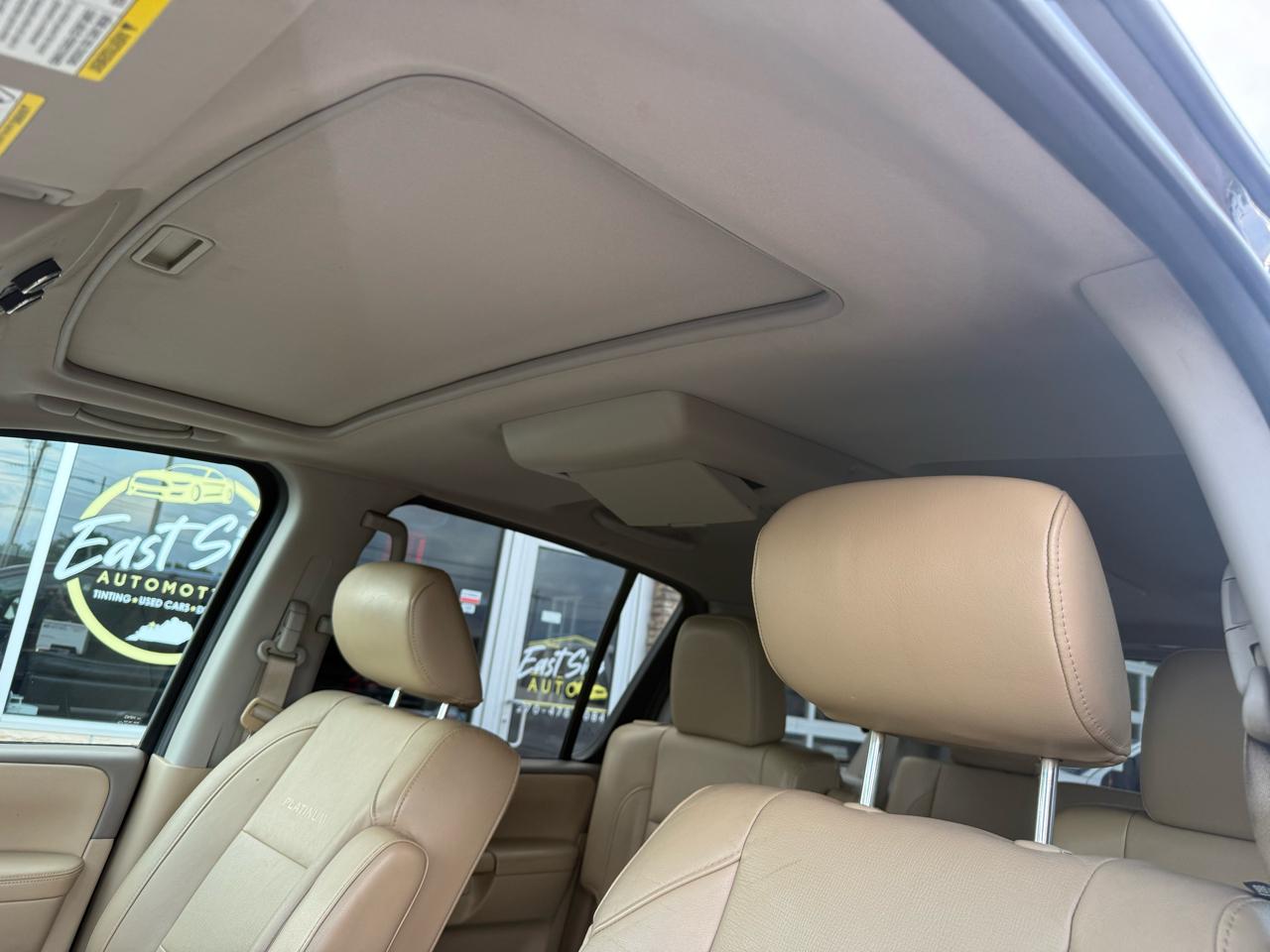 Nissan Armada Platinum 4WD 2012