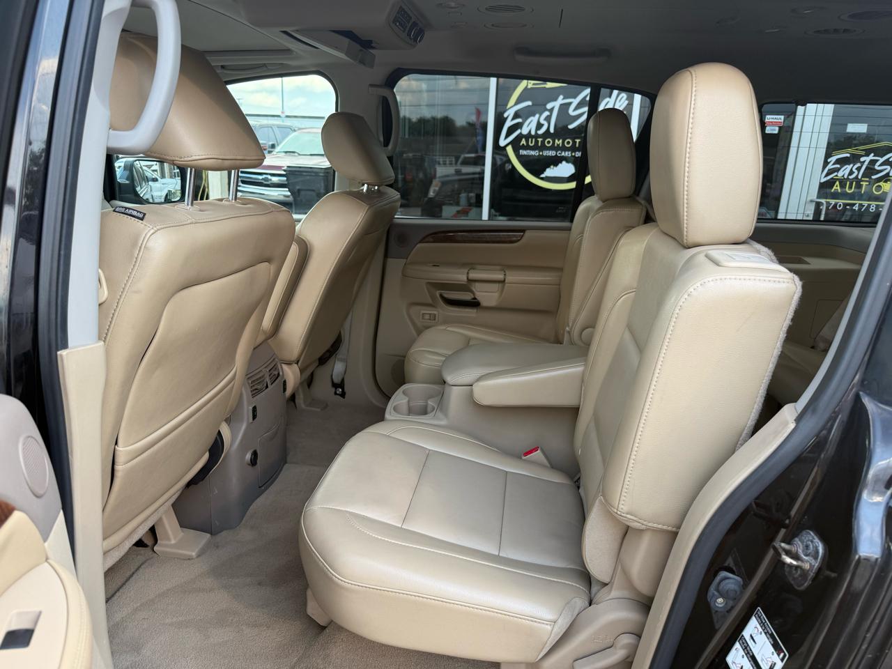Nissan Armada Platinum 4WD 2012