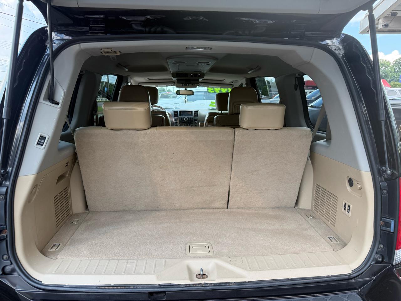 Nissan Armada Platinum 4WD 2012