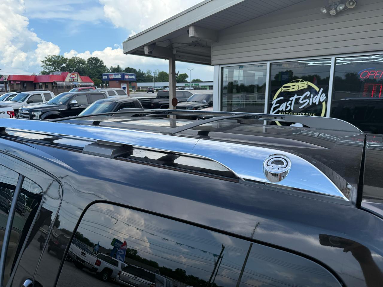 Nissan Armada Platinum 4WD 2012