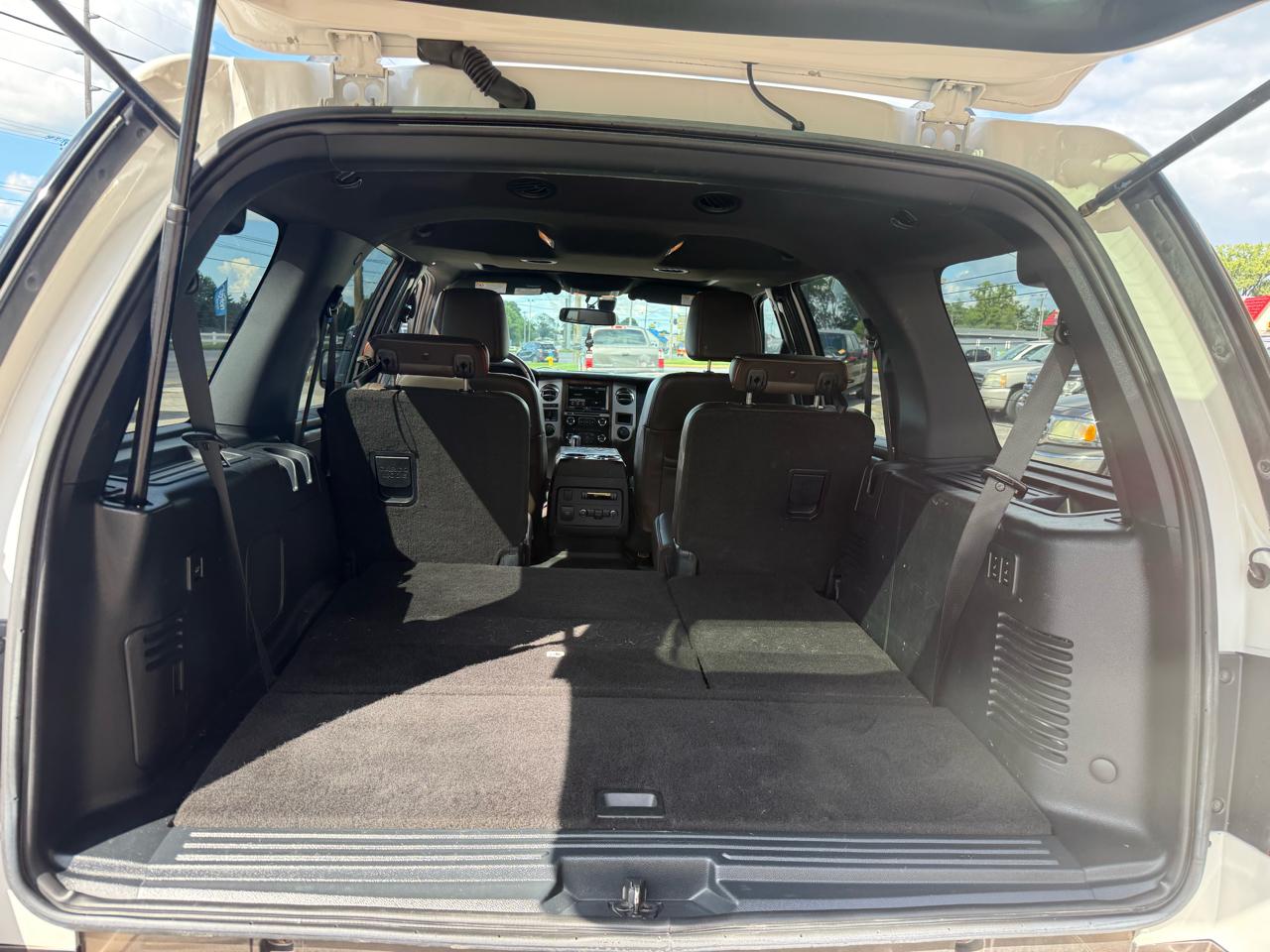 Ford Expedition XLT 4WD 2015