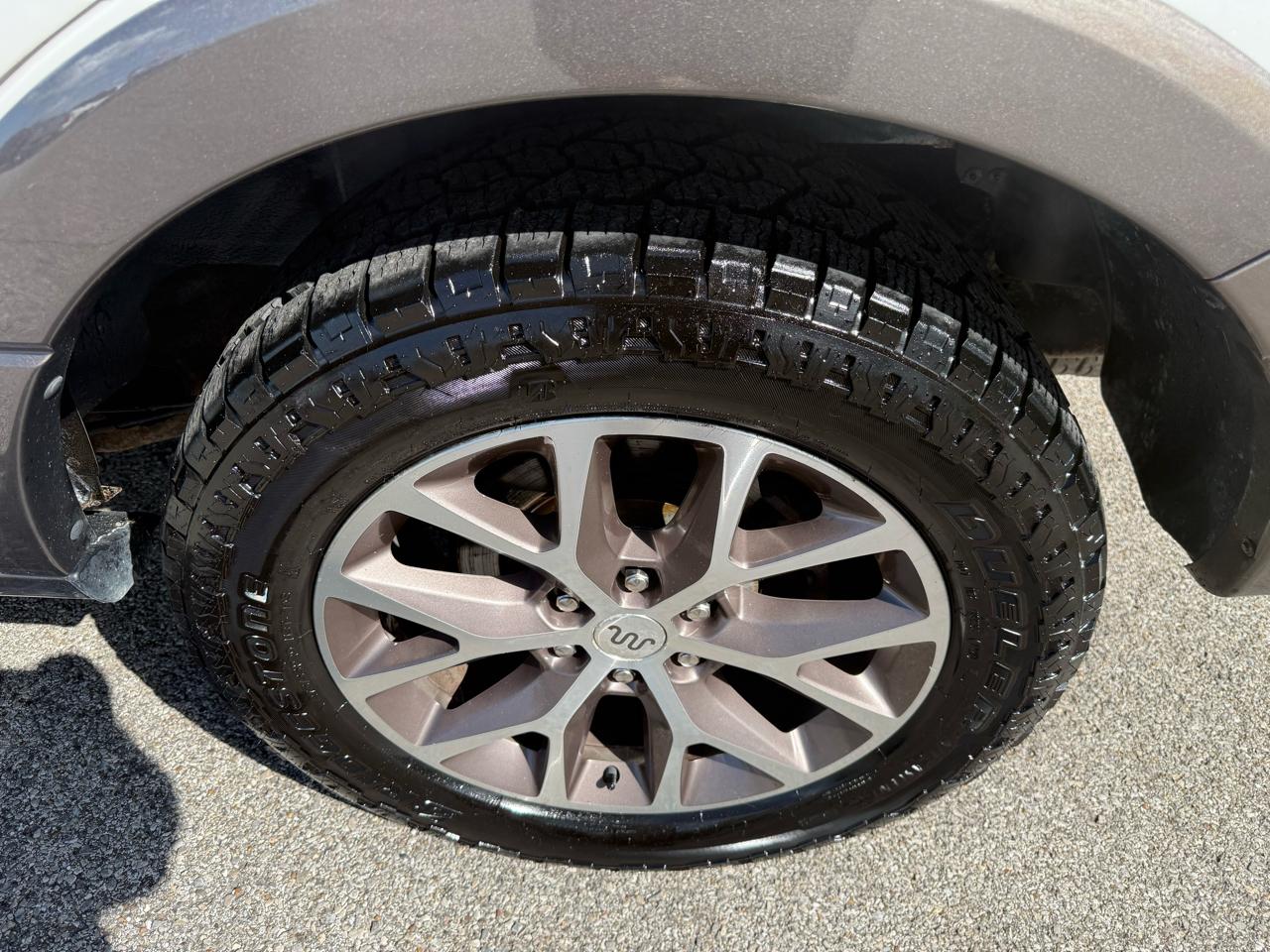 Ford Expedition XLT 4WD 2015