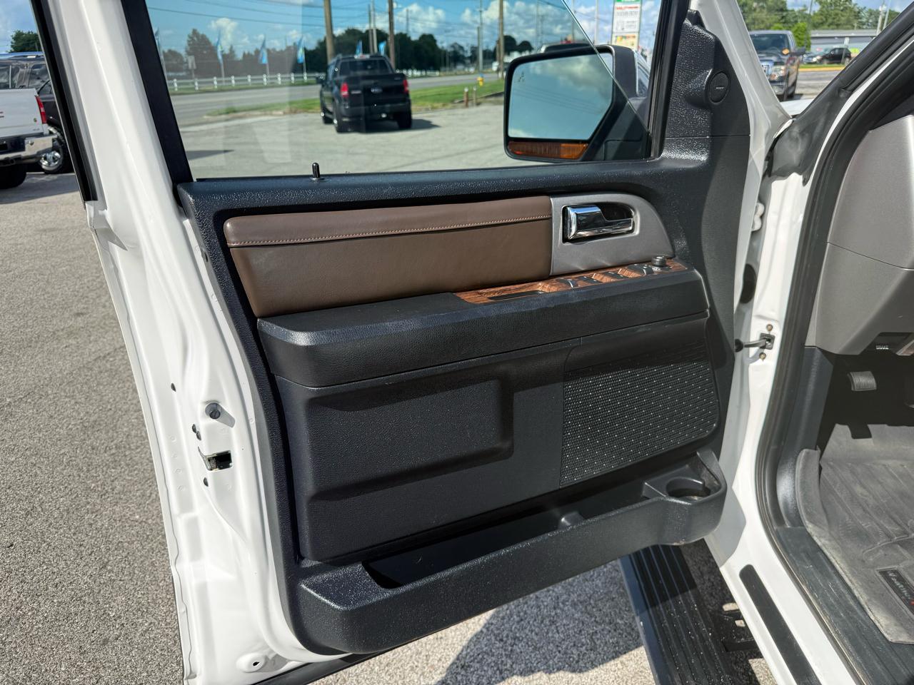 Ford Expedition XLT 4WD 2015