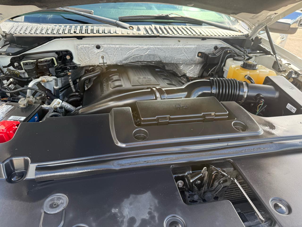 Ford Expedition XLT 4WD 2015