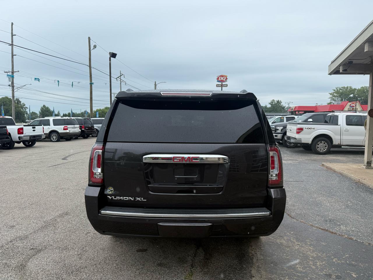 GMC Yukon XL Denali 4WD 2016