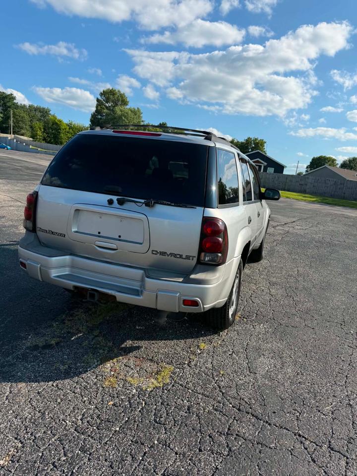 Chevrolet TrailBlazer LS 4WD 2004