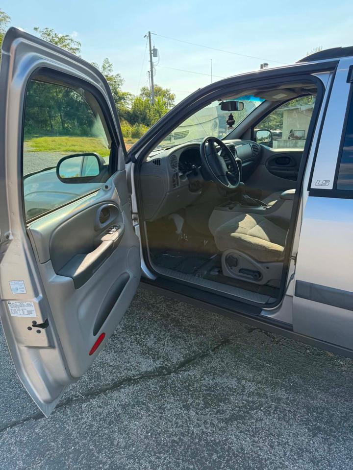 Chevrolet TrailBlazer LS 4WD 2004