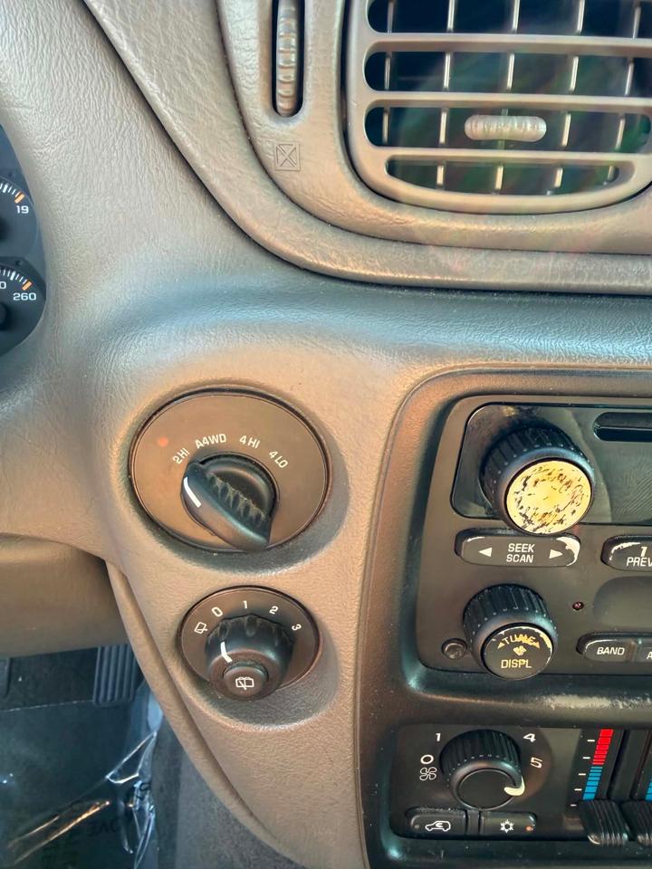 Chevrolet TrailBlazer LS 4WD 2004