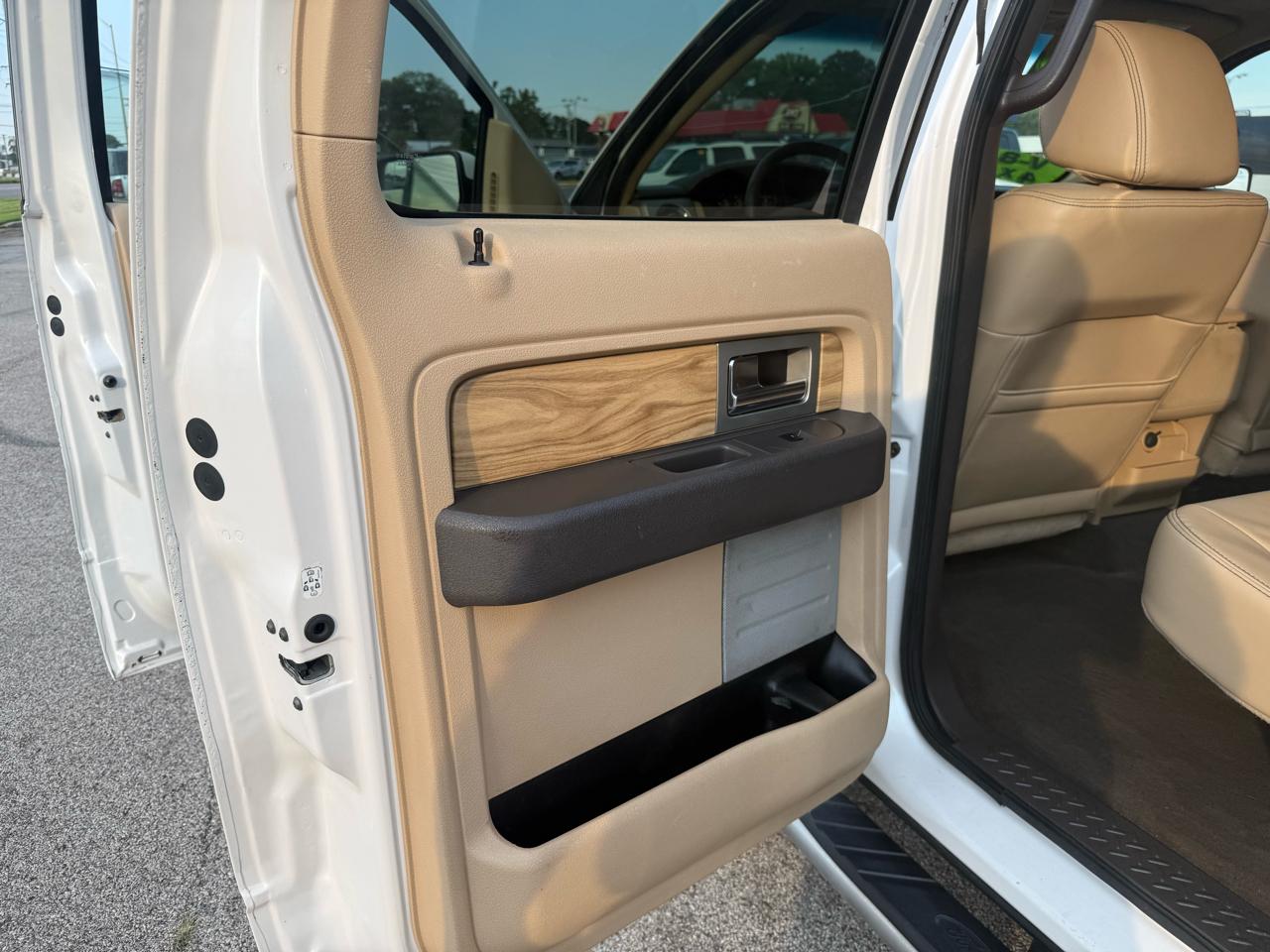 Ford F-150 Lariat 2011