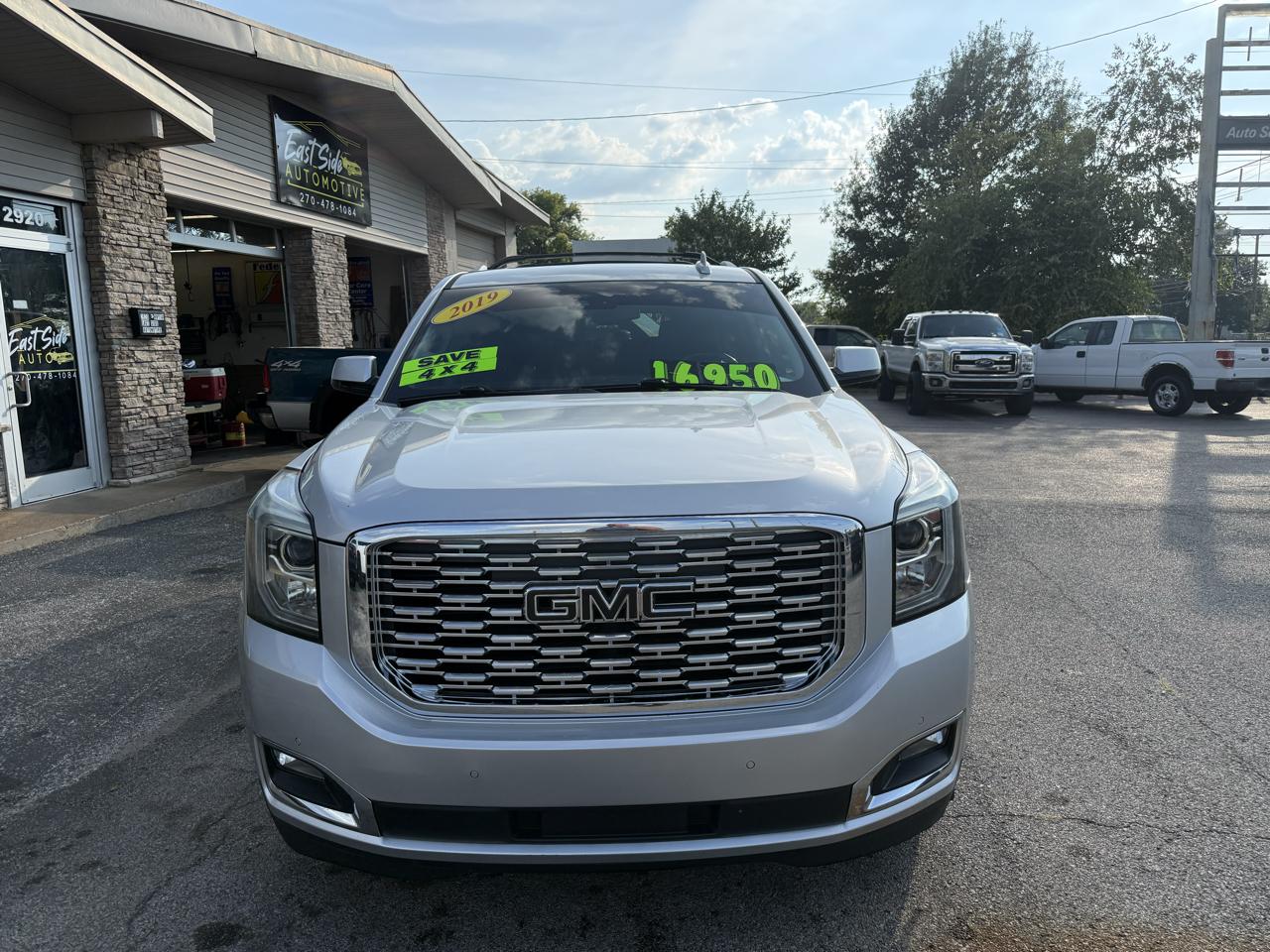 GMC Yukon XL Denali 4WD 2019
