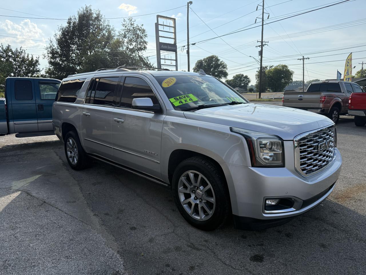 GMC Yukon XL Denali 4WD 2019