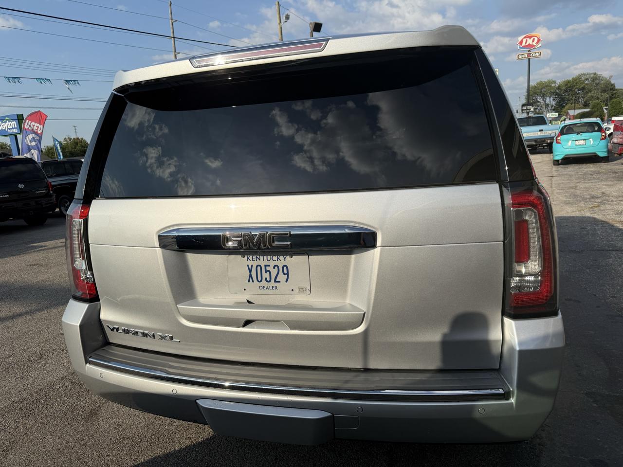 GMC Yukon XL Denali 4WD 2019
