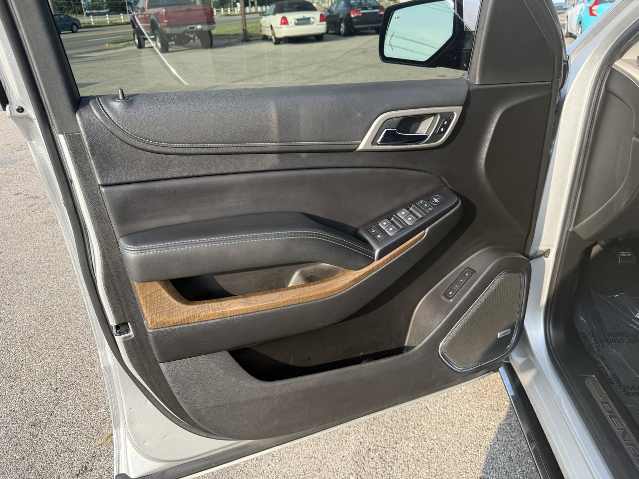 GMC Yukon XL Denali 4WD 2019
