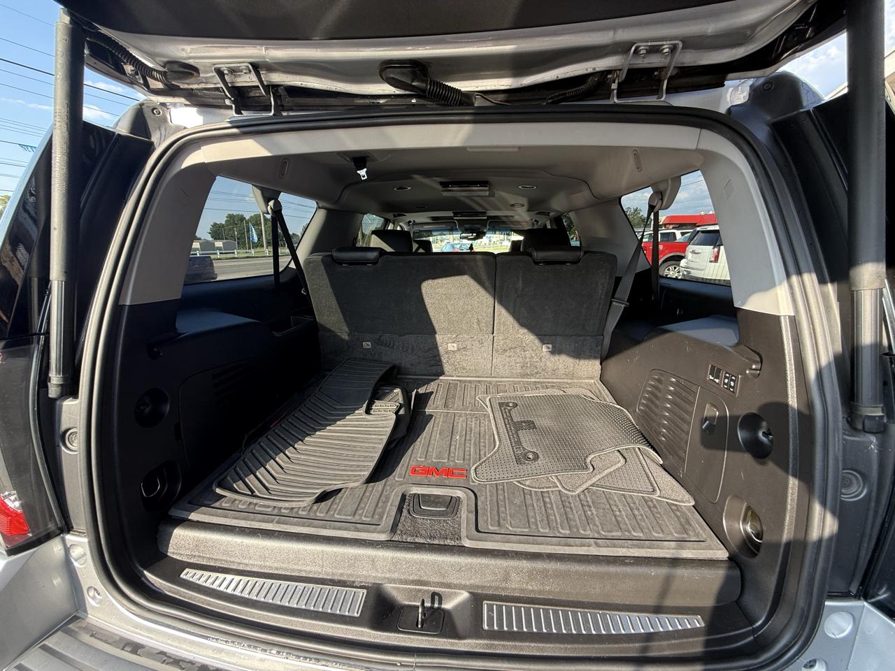 GMC Yukon XL Denali 4WD 2019