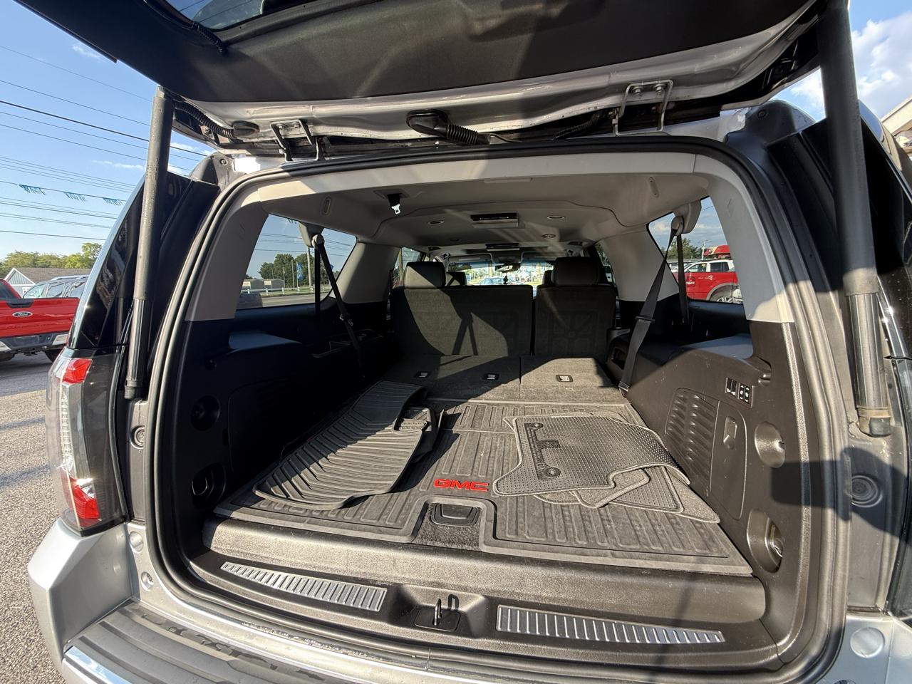 GMC Yukon XL Denali 4WD 2019