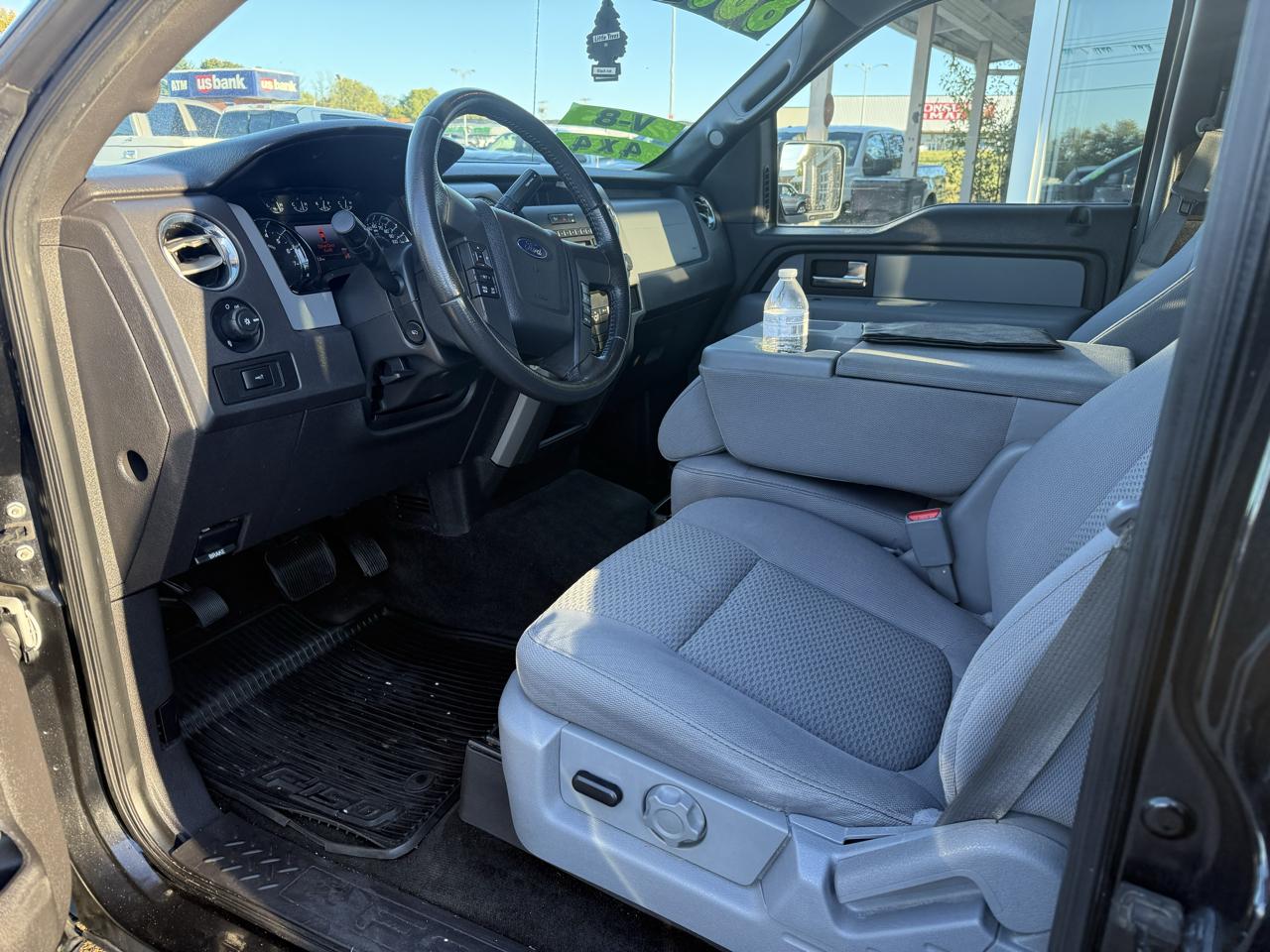 Ford F-150 XLT 2WD 2012