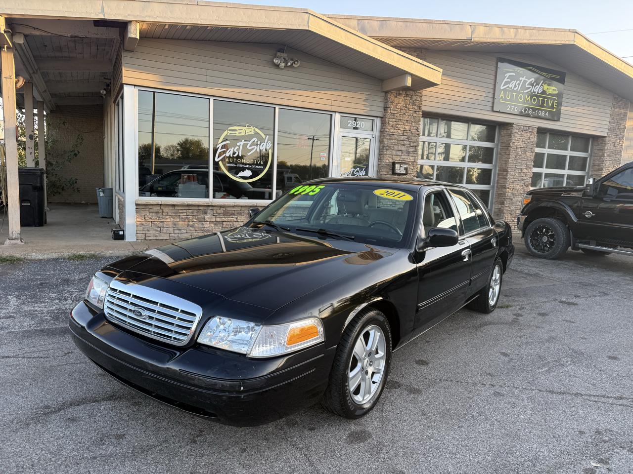 Ford Crown Victoria LX 2011