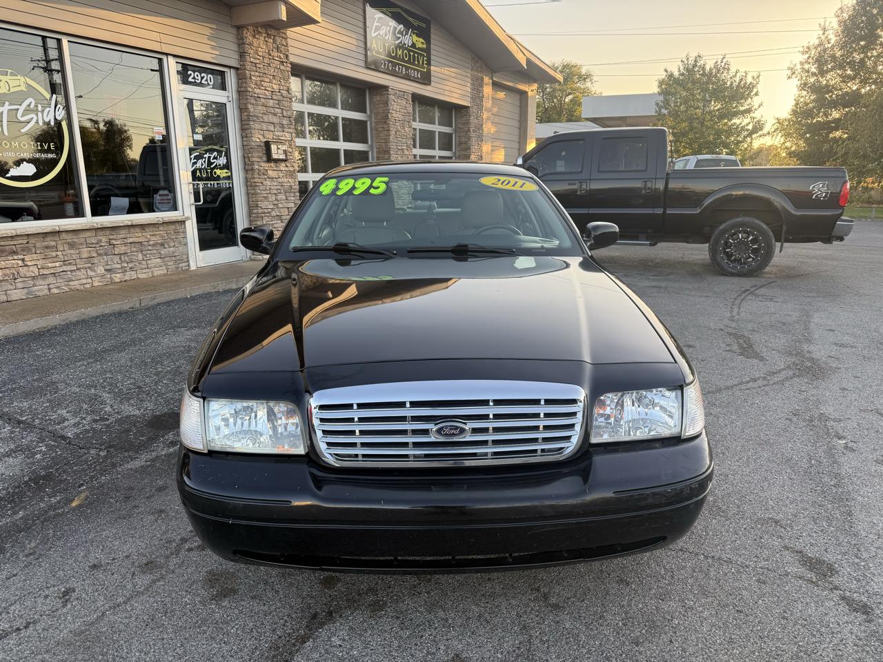 Ford Crown Victoria LX 2011