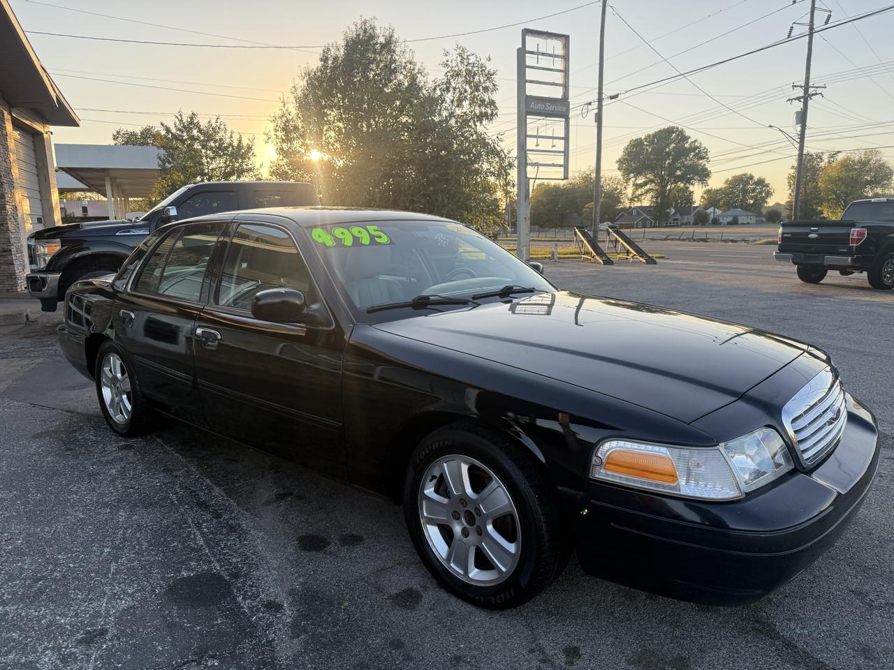 Ford Crown Victoria LX 2011