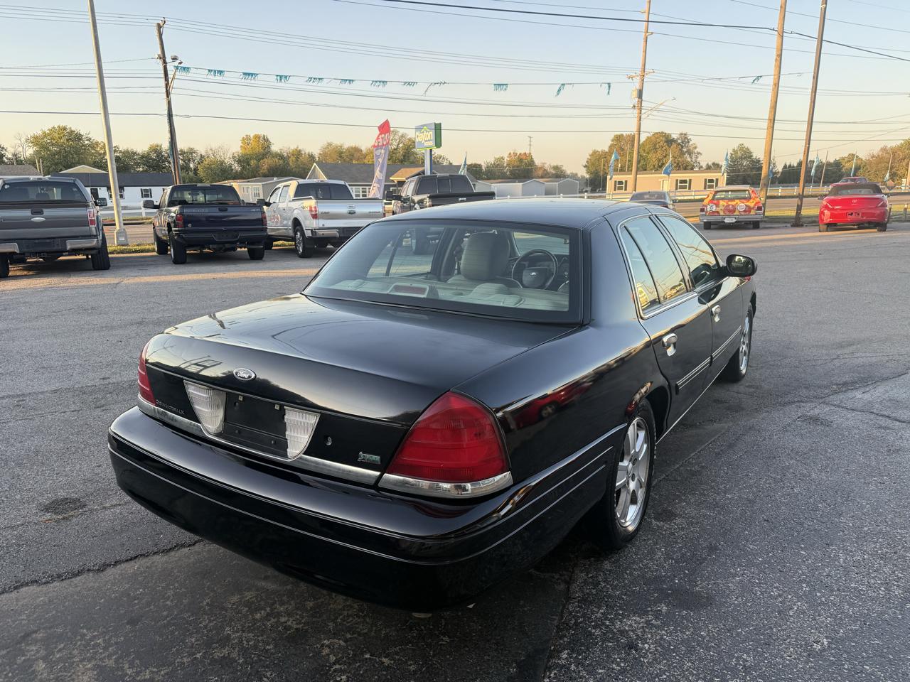 Ford Crown Victoria LX 2011