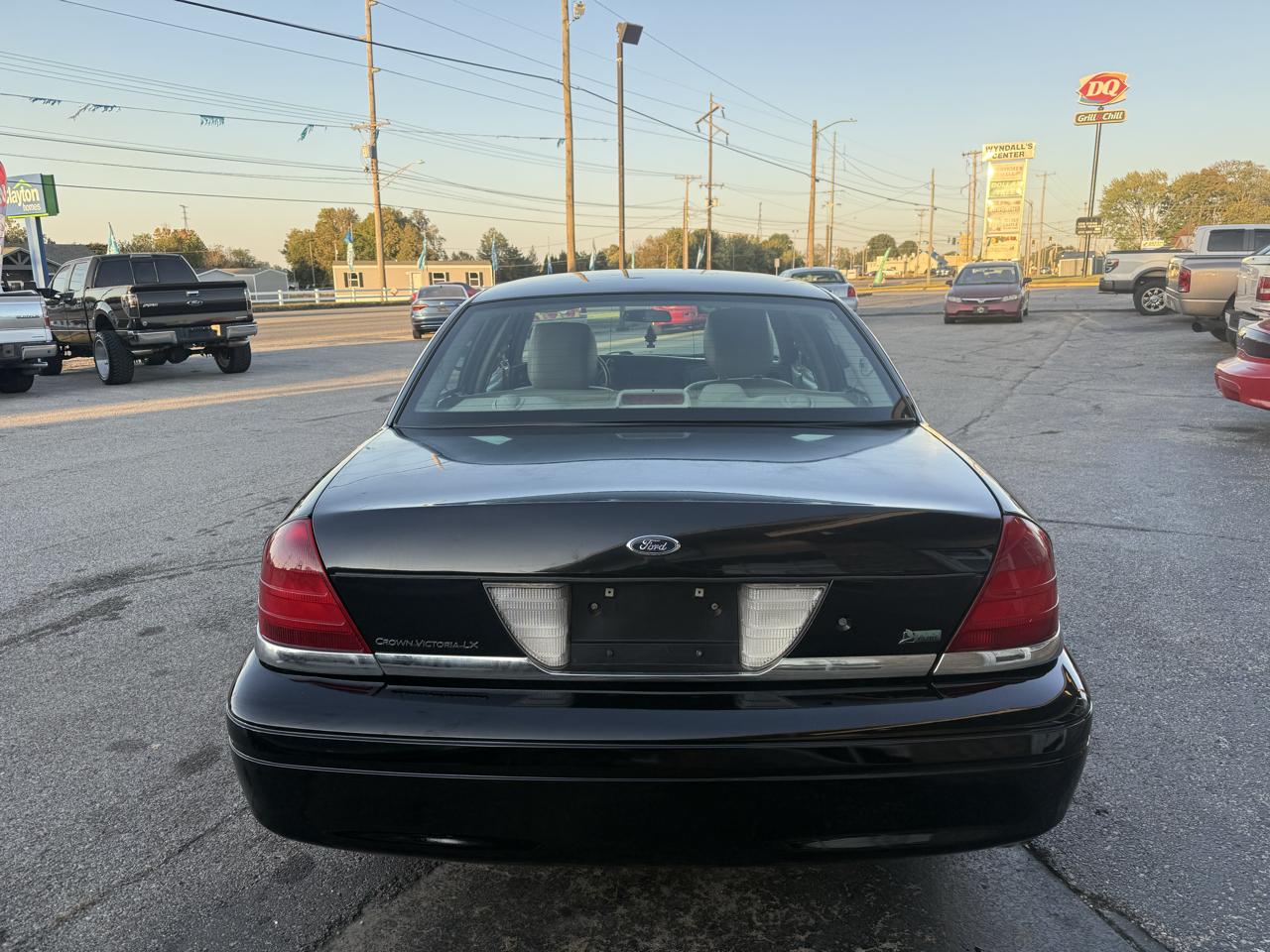 Ford Crown Victoria LX 2011