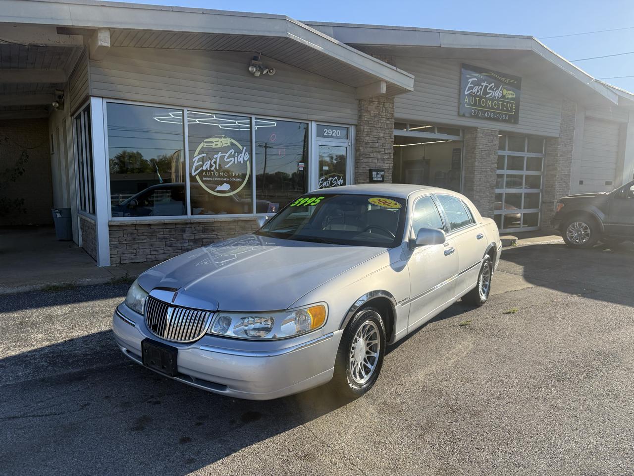 Lincoln Town Car Signature 2002
