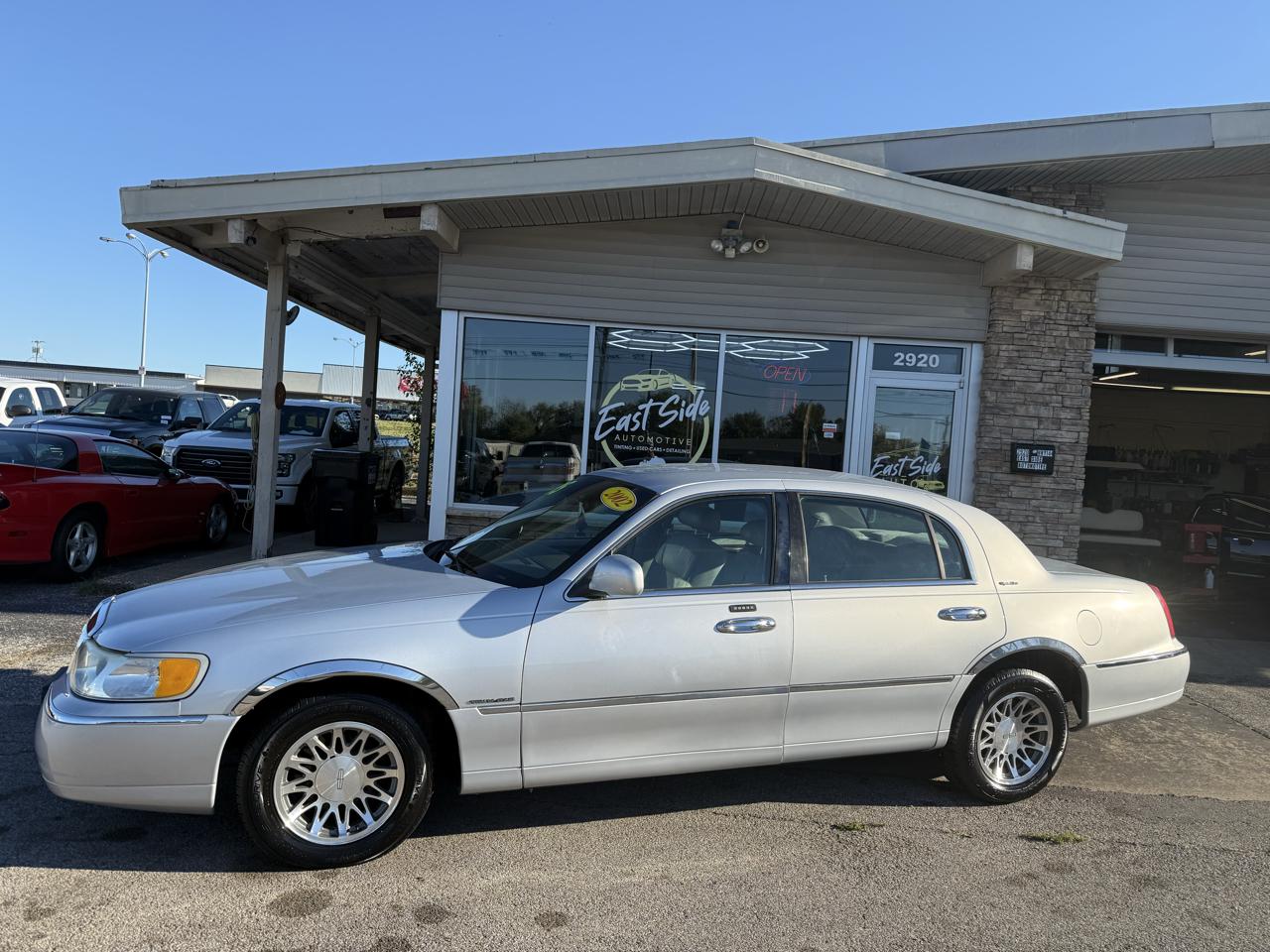 Lincoln Town Car Signature 2002