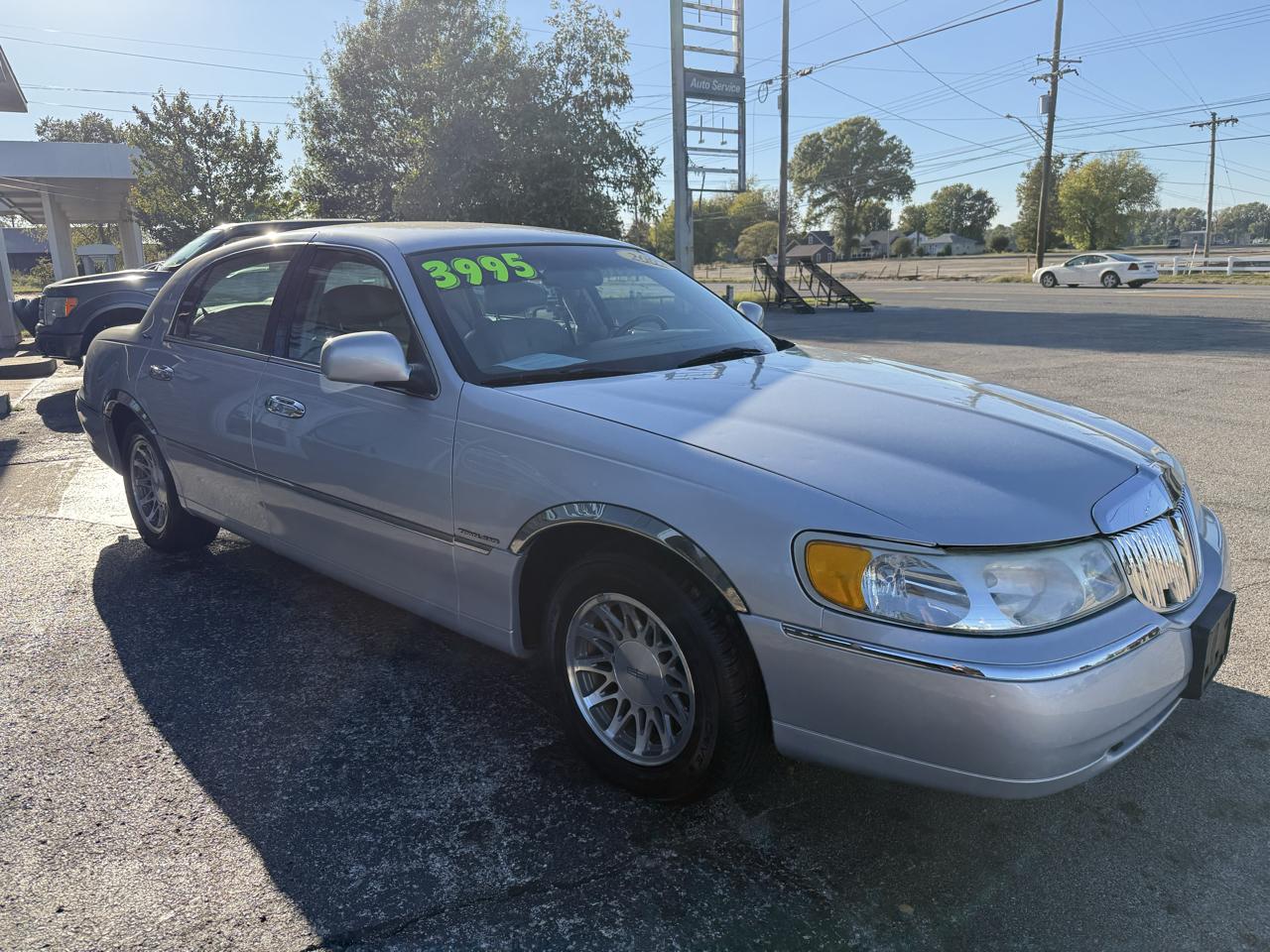 Lincoln Town Car Signature 2002