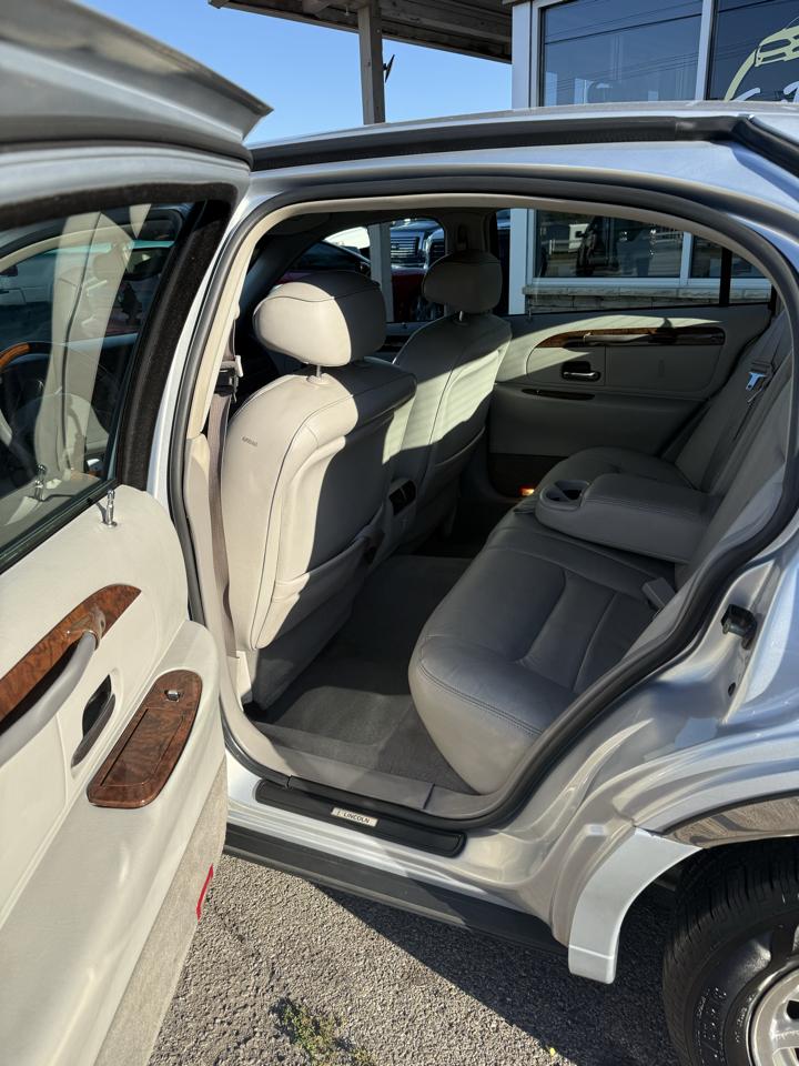 Lincoln Town Car Signature 2002