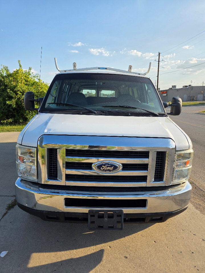 2008 Ford E-150 photo 3
