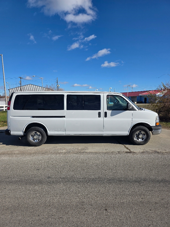 2008 Chevrolet Express 3500 photo 4
