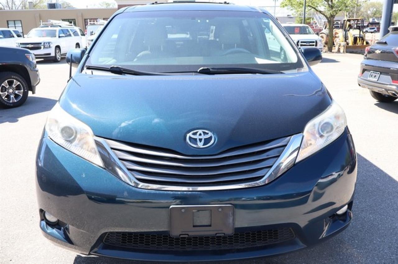 Toyota Sienna  2011