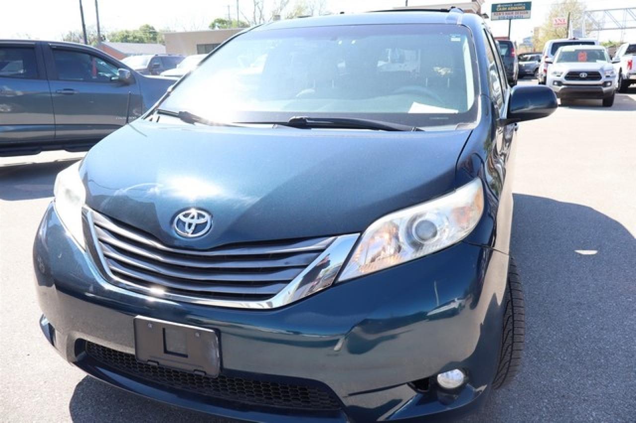 Toyota Sienna  2011