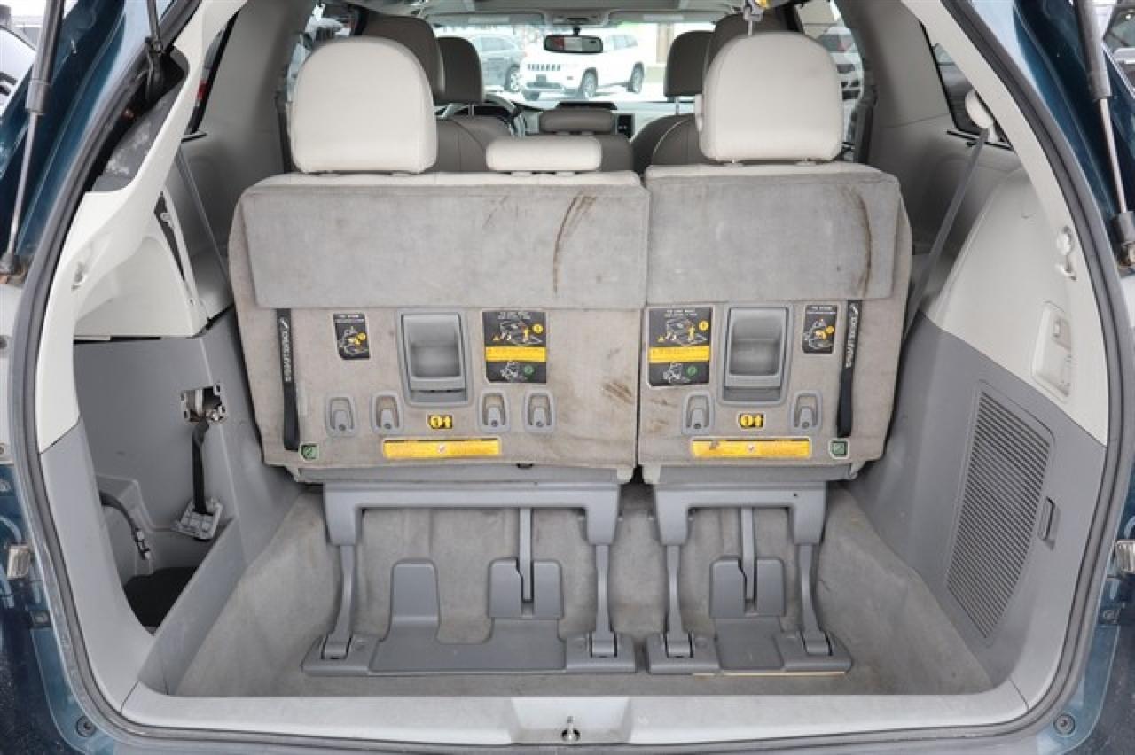 Toyota Sienna  2011