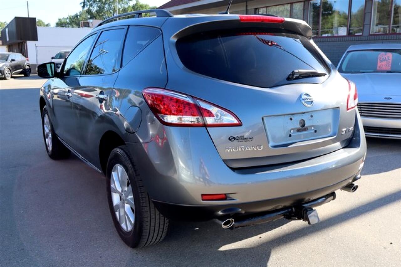 2014 Nissan Murano SV photo 3