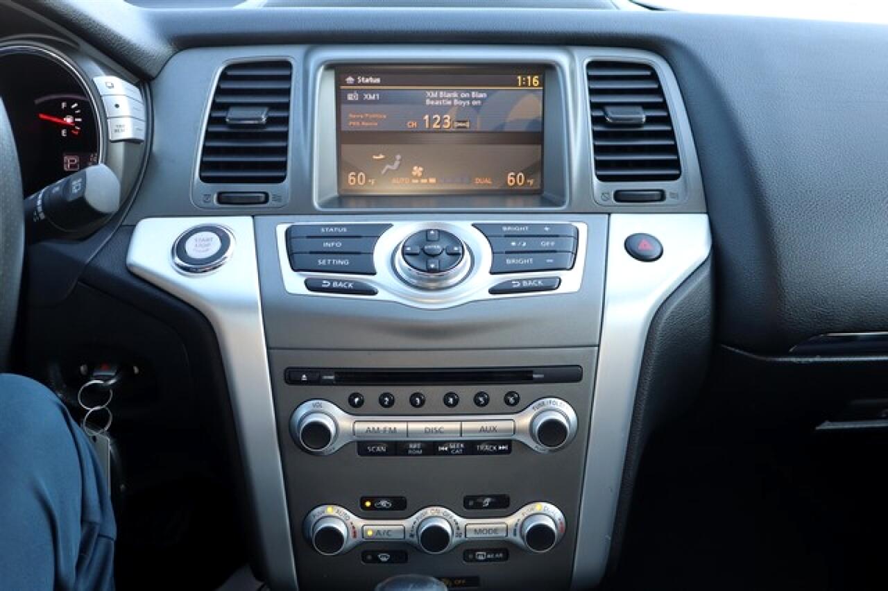 2014 Nissan Murano SV photo 15