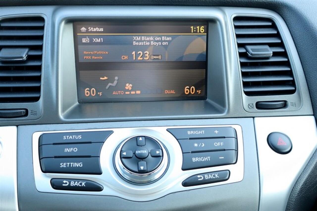 2014 Nissan Murano SV photo 16