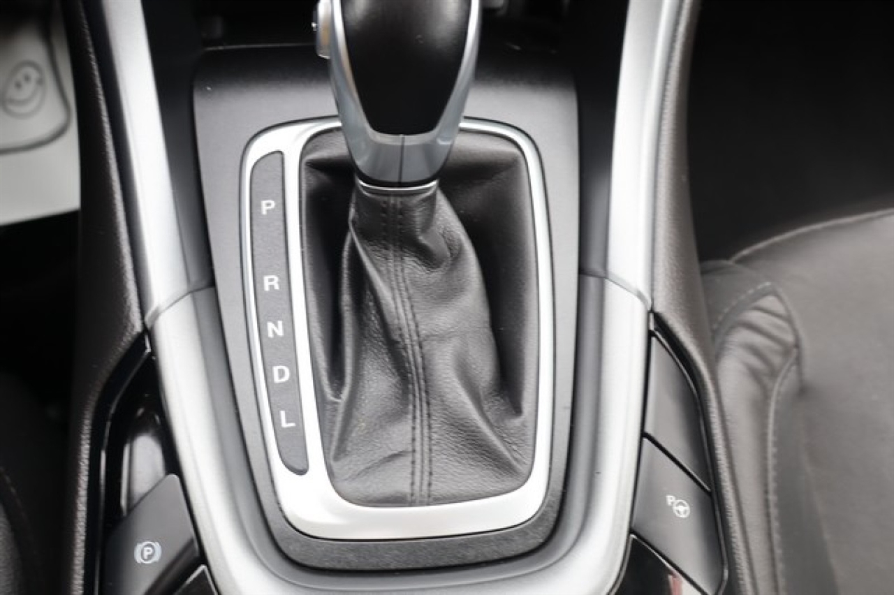 Ford Fusion Hybrid  2013