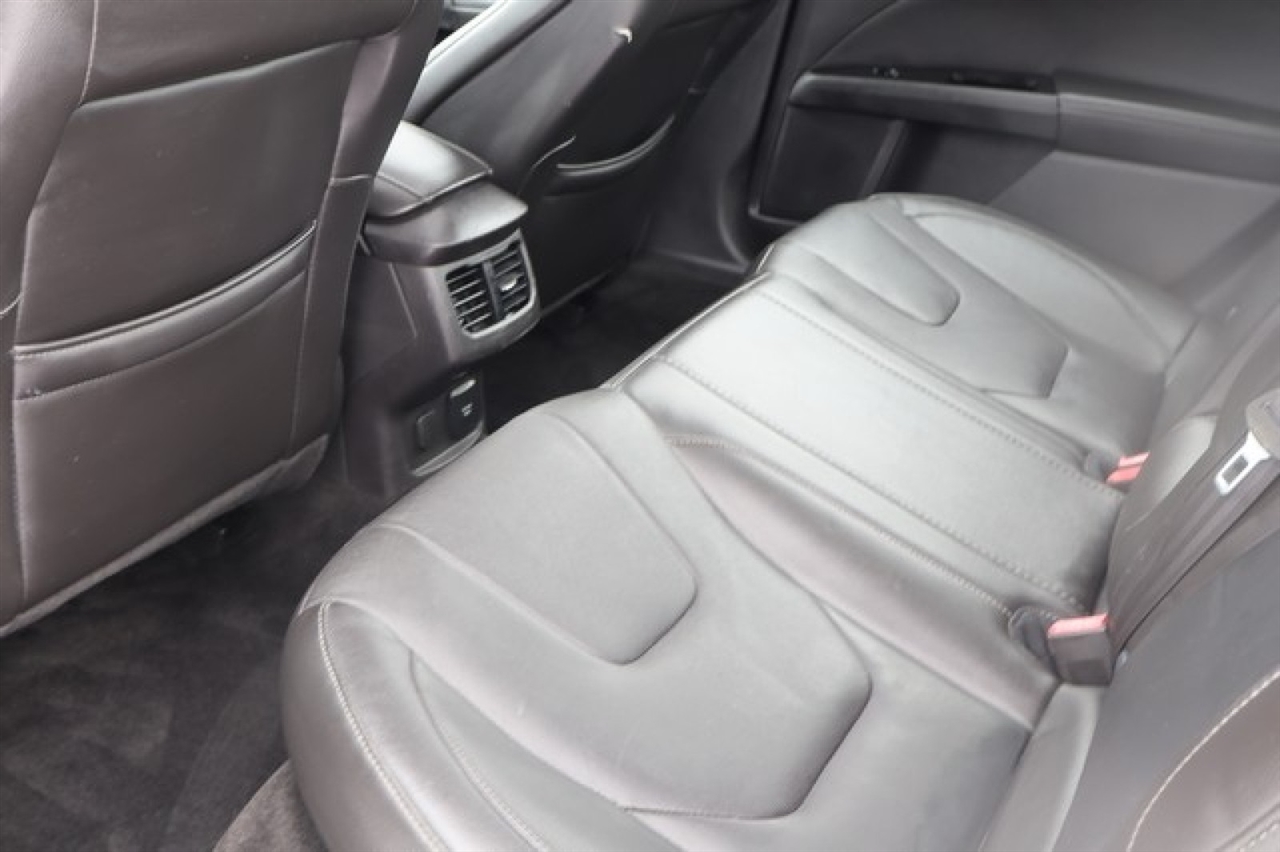 Ford Fusion Hybrid  2013