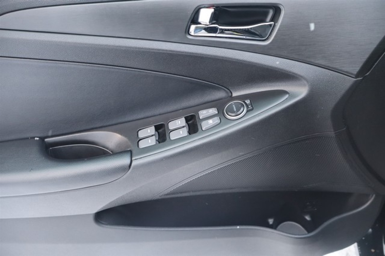 Hyundai Sonata  2012