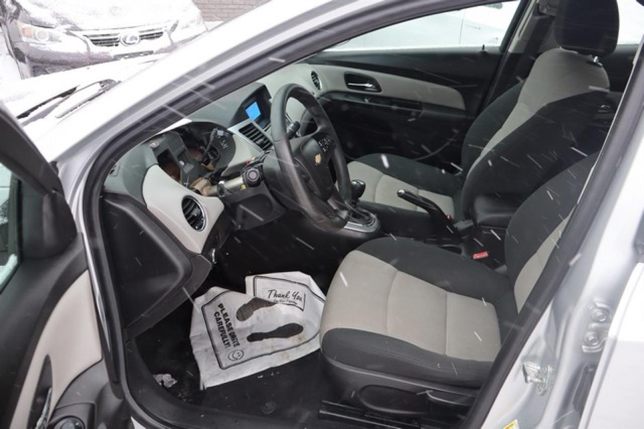 Chevrolet Cruze  2012