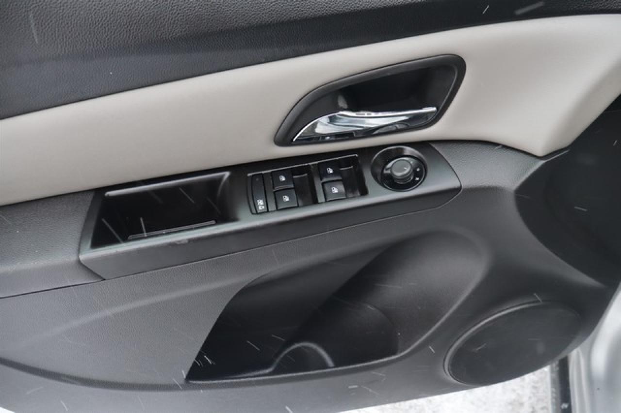 Chevrolet Cruze  2012