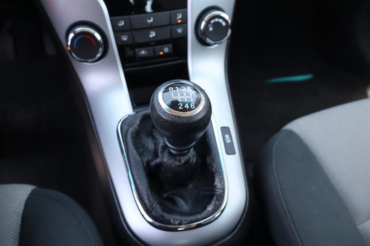 Chevrolet Cruze  2012
