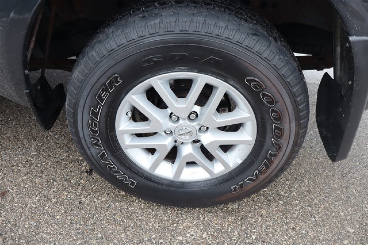 Nissan Frontier  2015