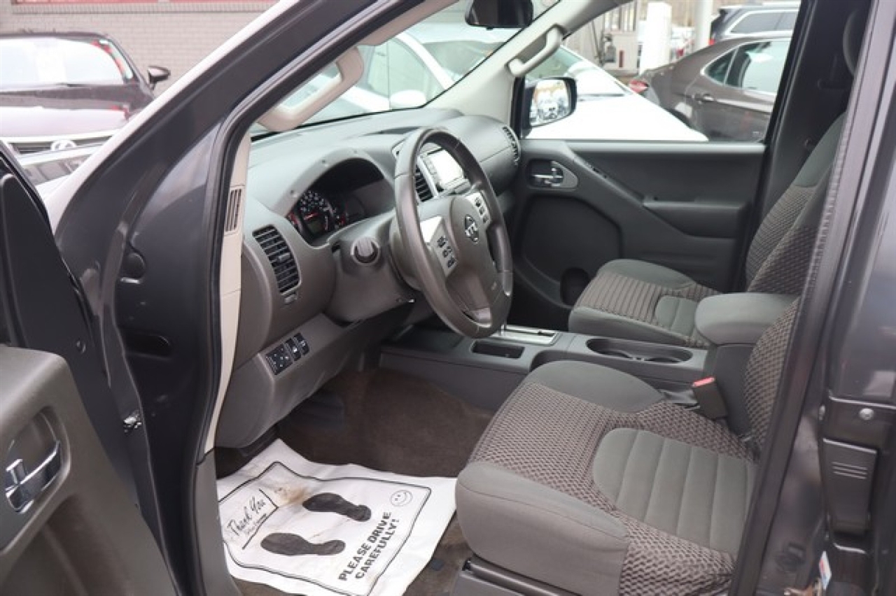 Nissan Frontier  2015