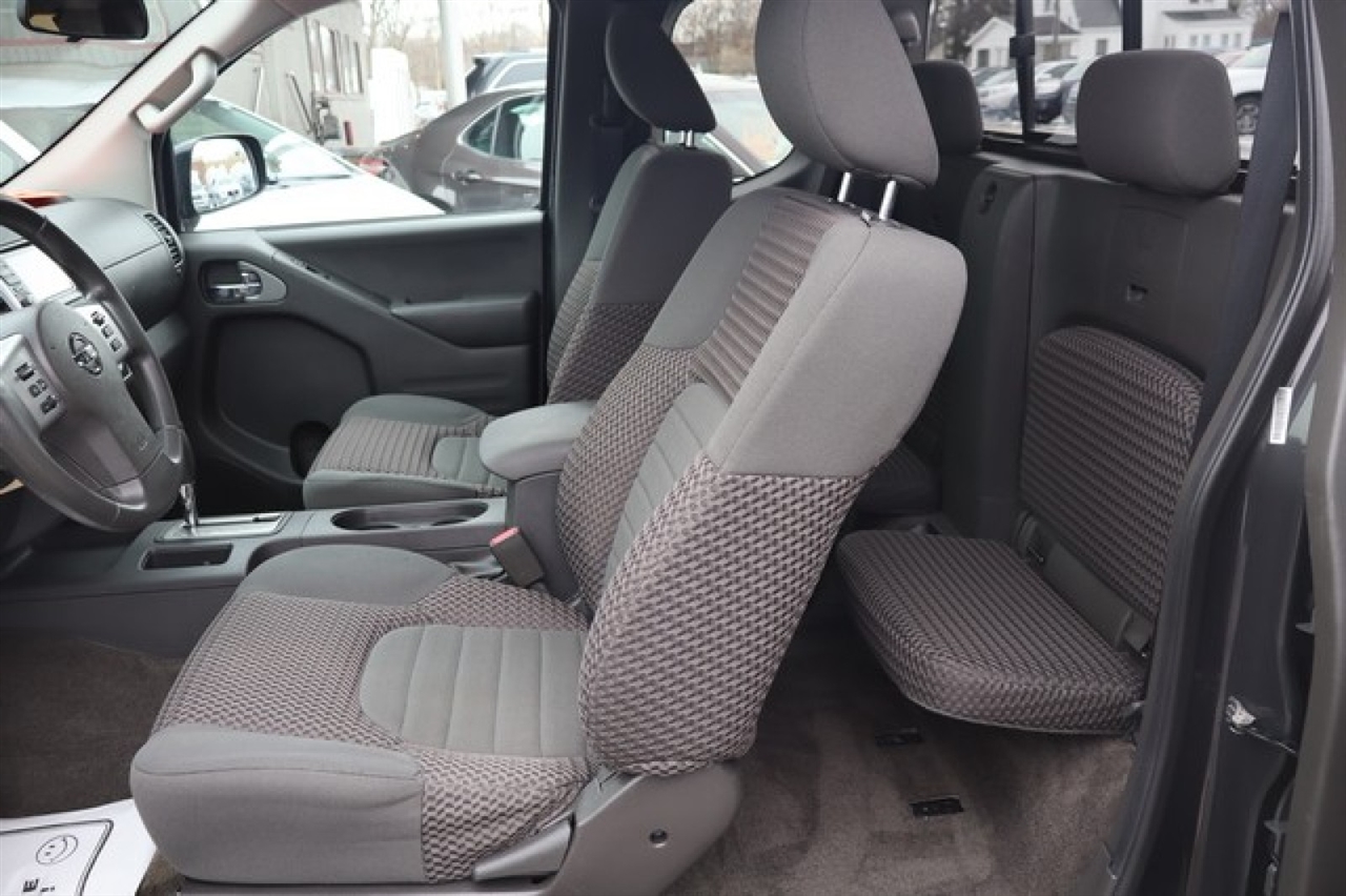 Nissan Frontier  2015