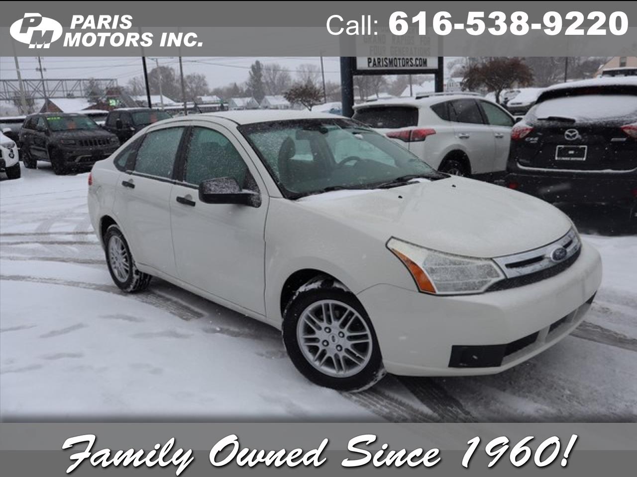 2010 Ford Focus SE's photo