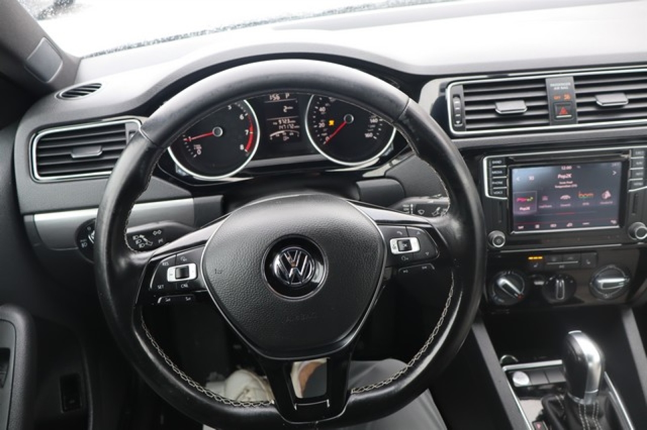 Volkswagen Jetta  2016