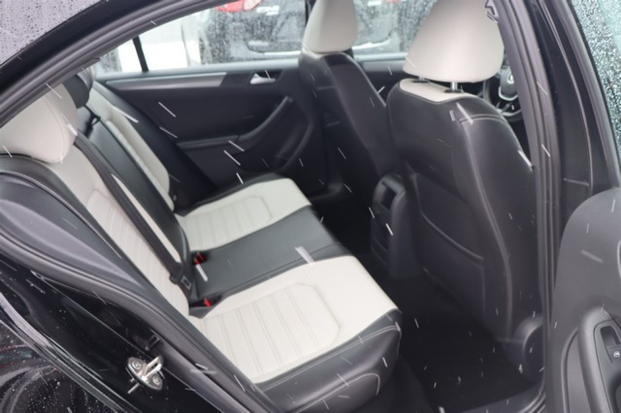 Volkswagen Jetta  2016