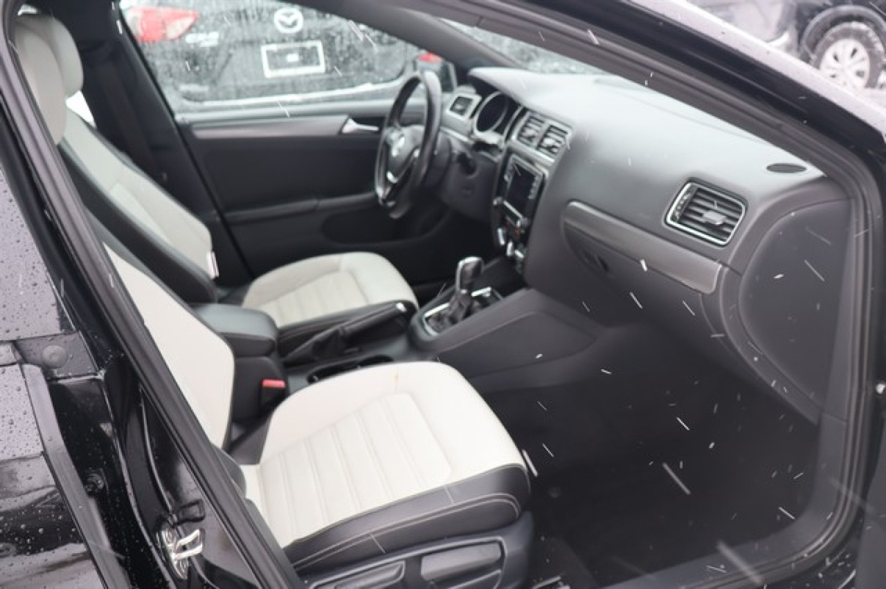 Volkswagen Jetta  2016